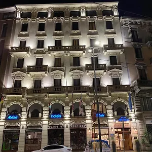 https://king-mokinba-hotels.it-lombardy.com